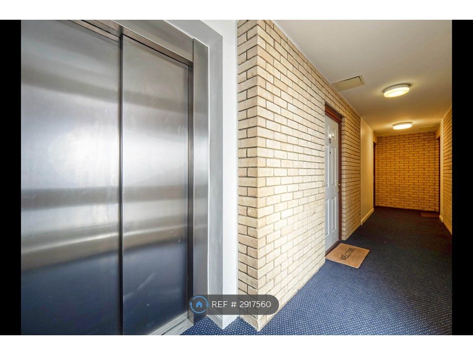 Property photo 3 of 20 Lift Lobby
