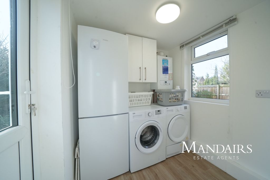 Property photo 2 of 33