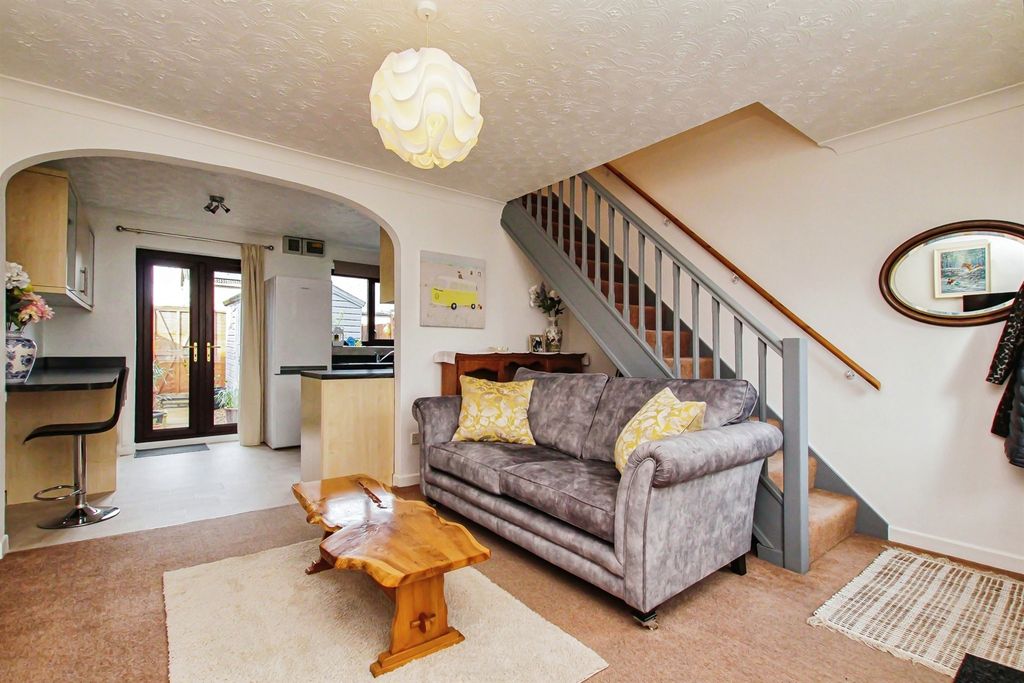 Property photo 2 of 9