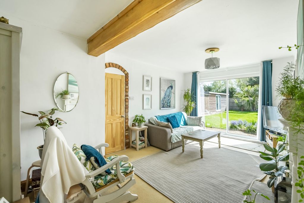 Property photo 3 of 21 Living Room