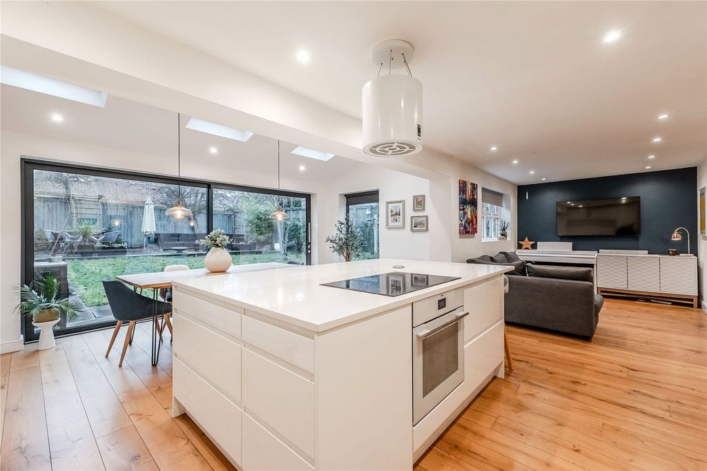 Property photo 3 of 25 Picture 3