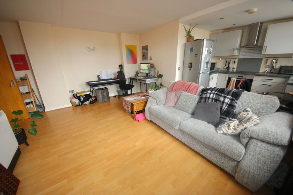 Property photo 2 of 8