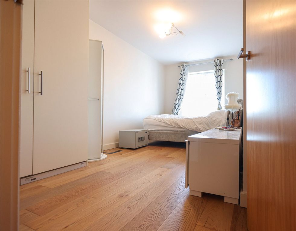 Property photo 2 of 34 Picture No. 53