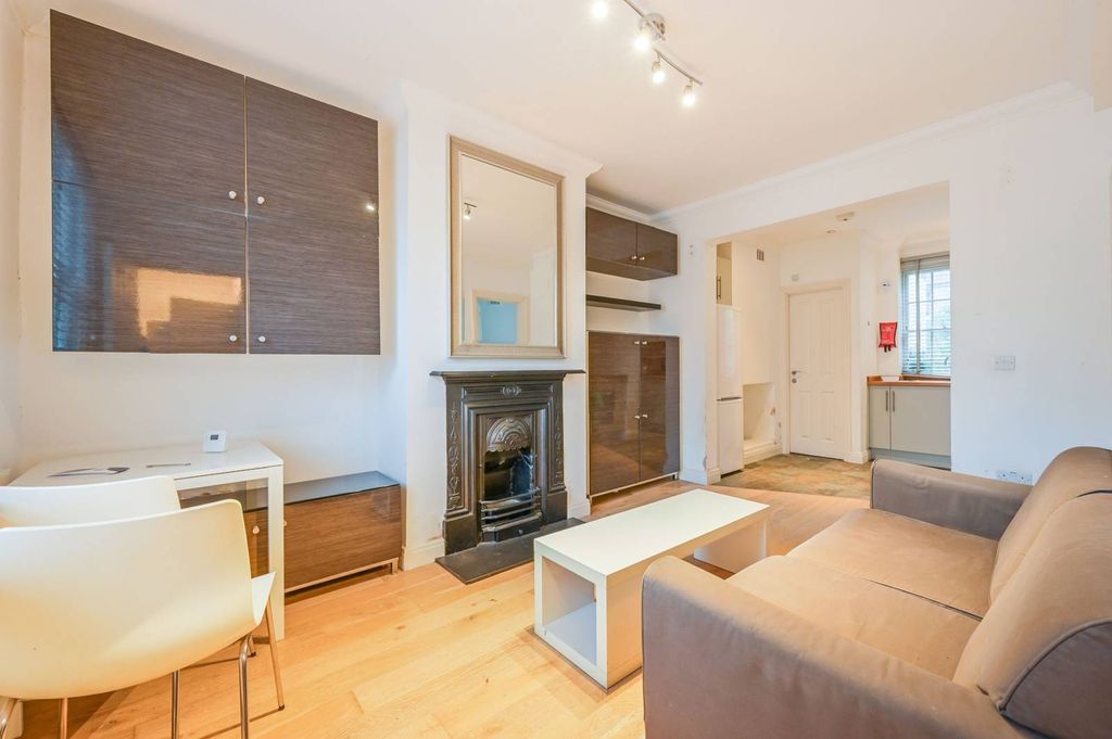 Property photo 1 of 9