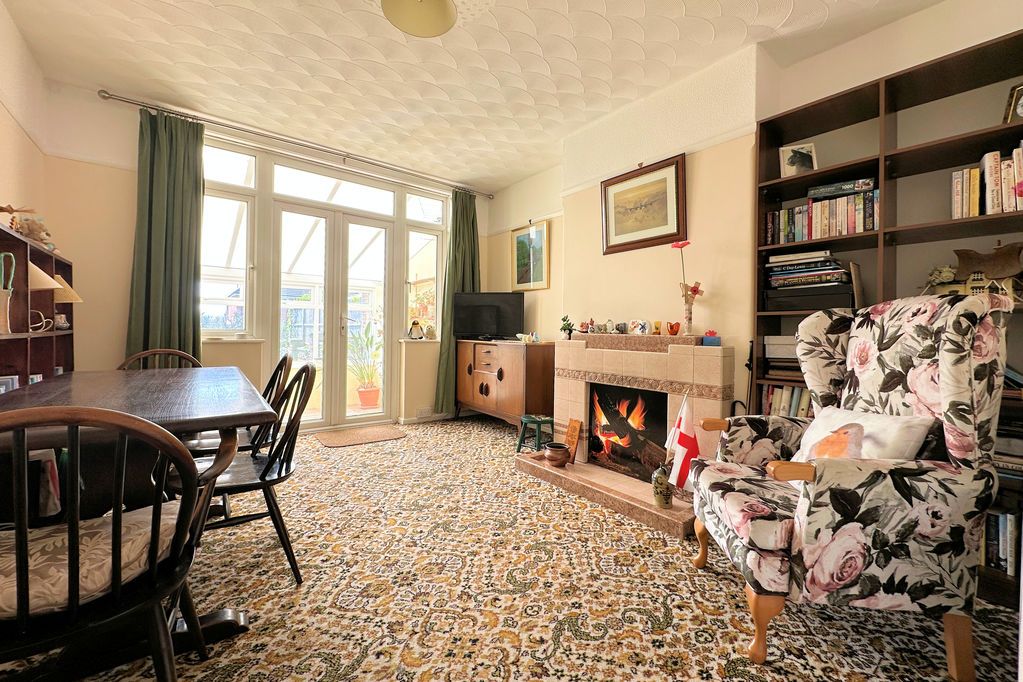 Property photo 3 of 20 Dining Room