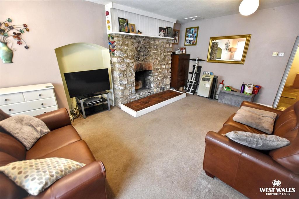 Property photo 2 of 18 5 (7).Jpg
