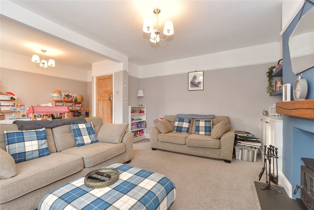 Property photo 3 of 22 Lounge