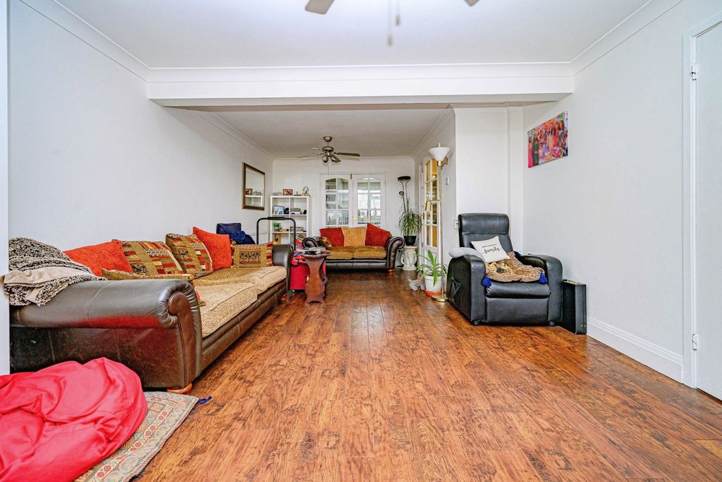 Property photo 2 of 16 Photo