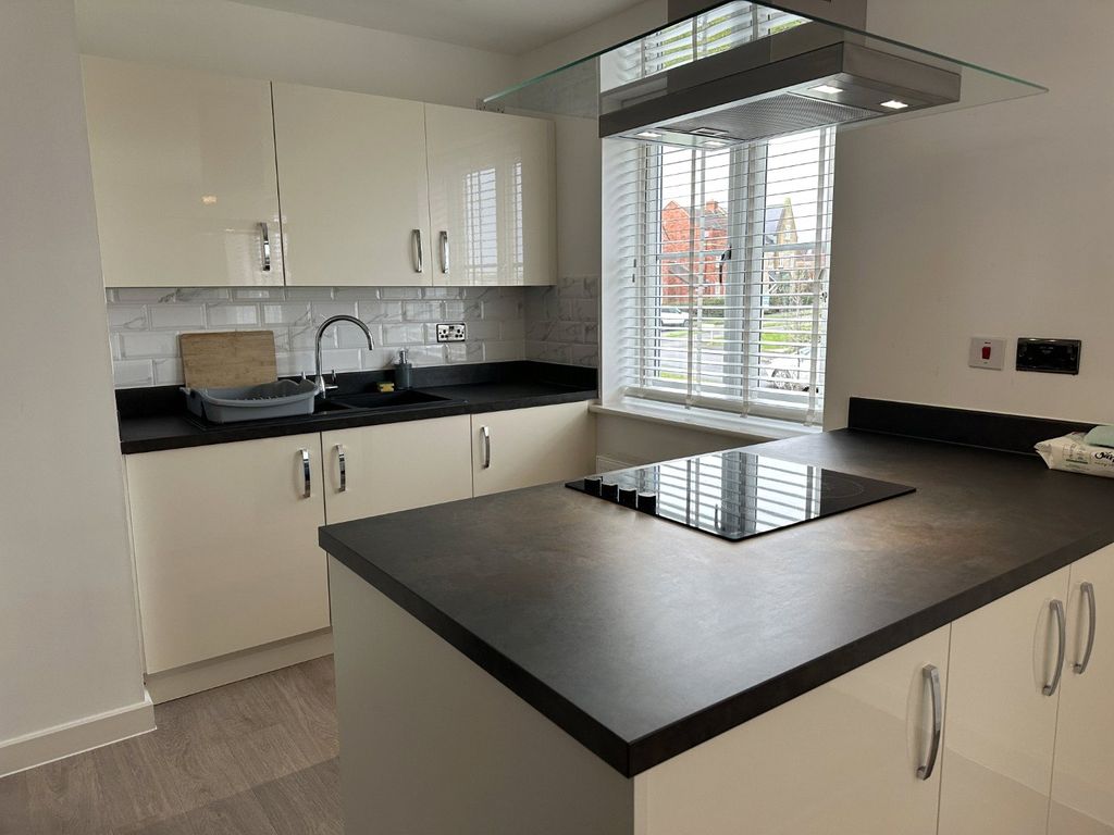 Property photo 2 of 14 Picture No. 16