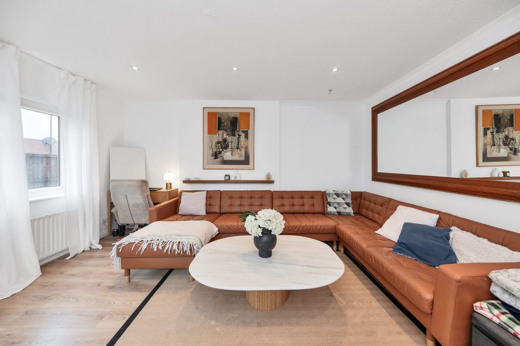 Property photo 2 of 22