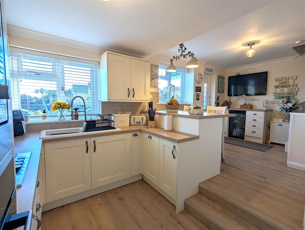 Property photo 2 of 14 Pxl_20251112_151616686.Jpg