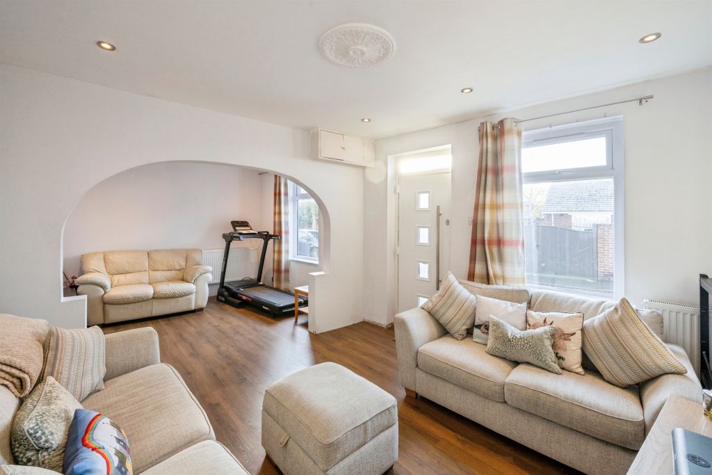 Property photo 3 of 14