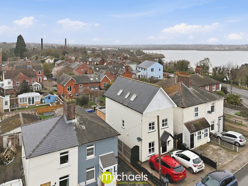 Property photo 2 of 20