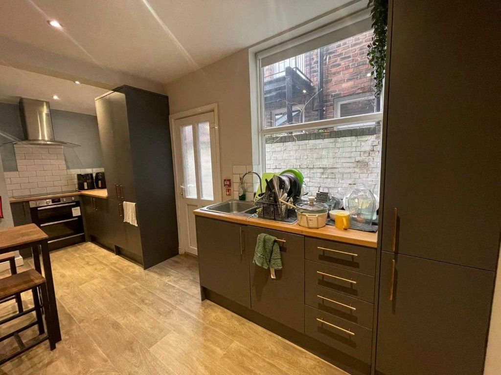 Property photo 2 of 14 2