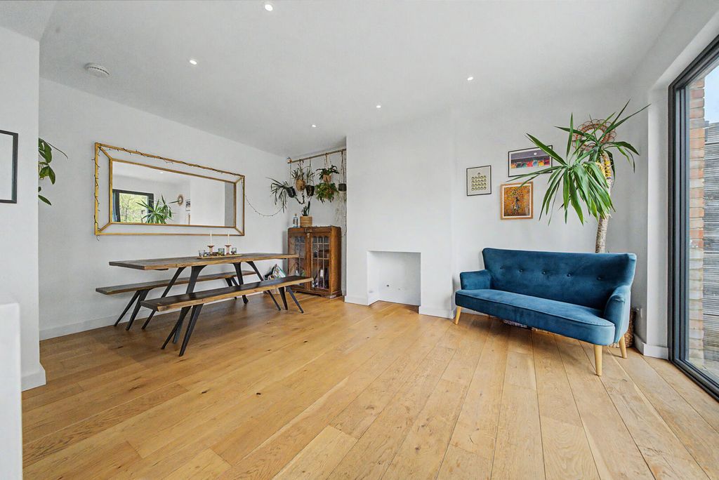 Property photo 3 of 20 Dining Room