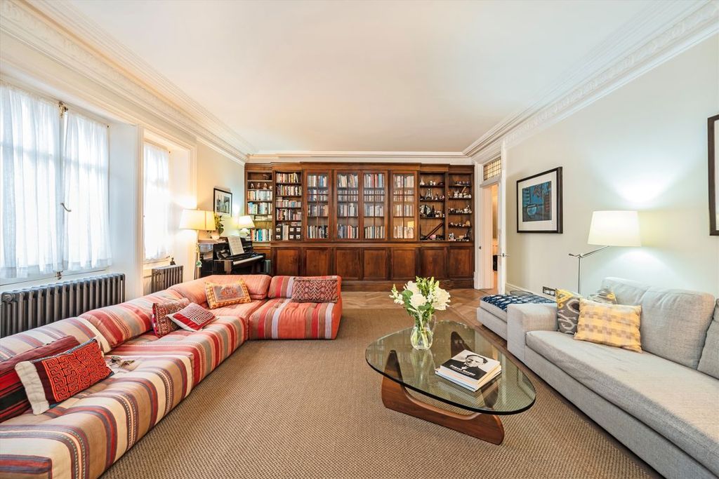 Property photo 2 of 8