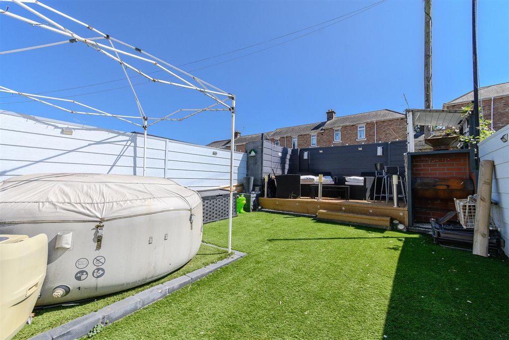 Property photo 2 of 25 Rear Garden