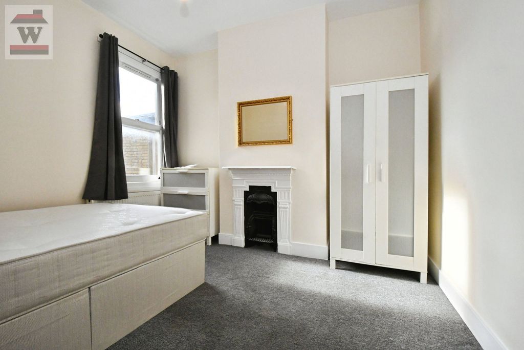 Property photo 3 of 8