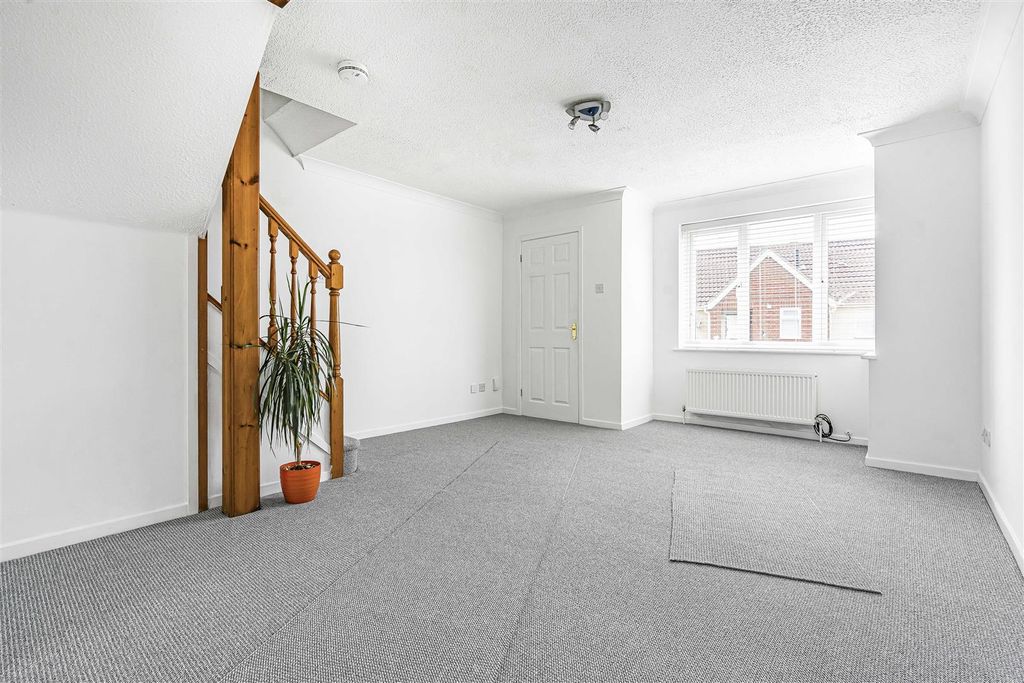 Property photo 2 of 15 13_86218.Jpg