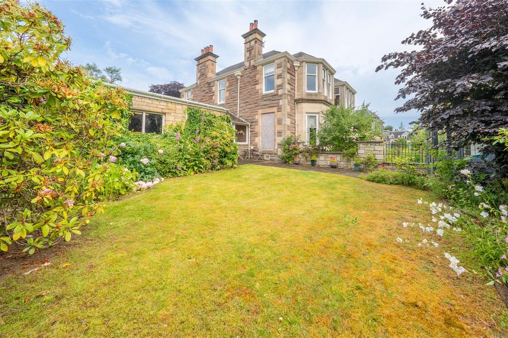 Additional image 8 of 4 bed flat for saleGlasgow Road, Perth PH2