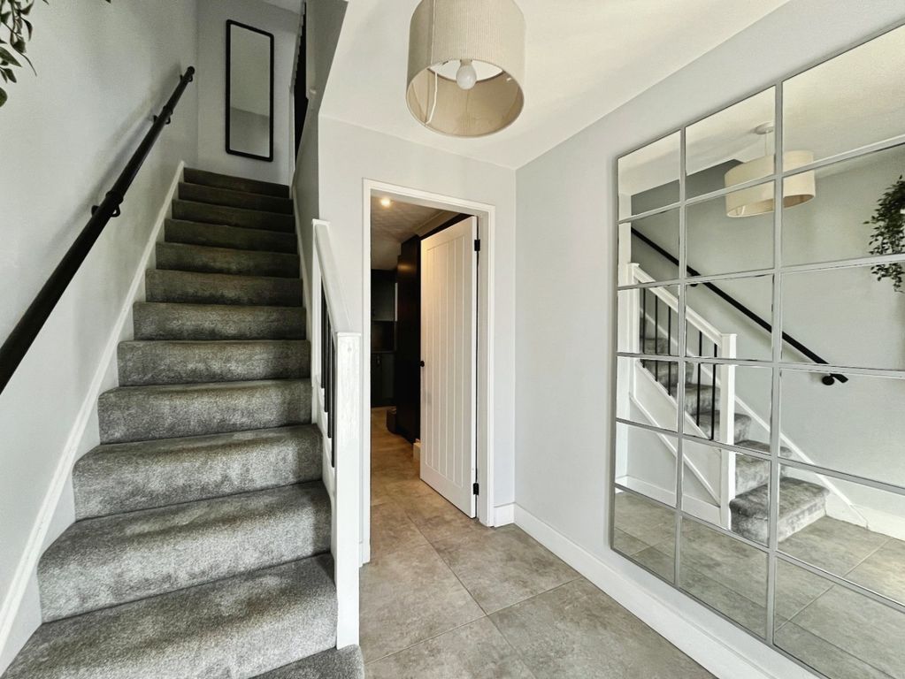 Property photo 3 of 28 4495168