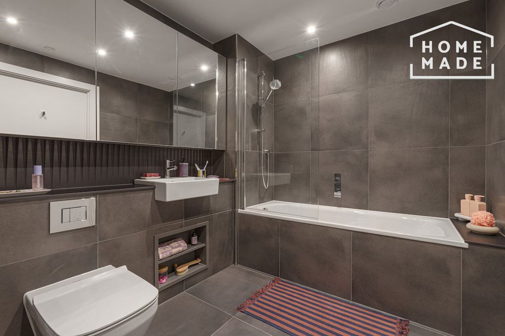 Property photo 3 of 42 5d12Fef24F4221Db52651c61d31F