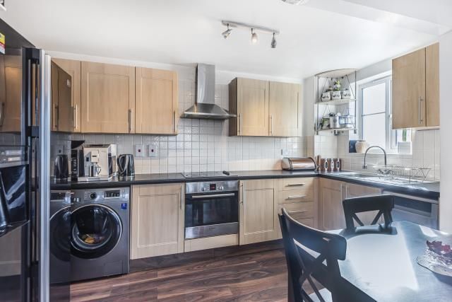 Property photo 2 of 5 Kitchen