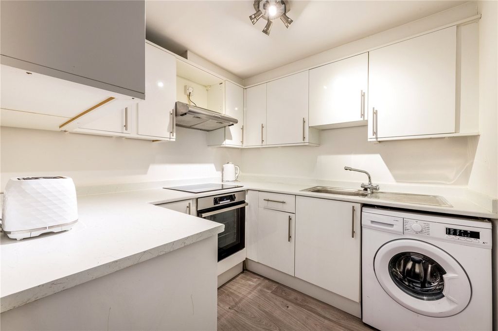 Property photo 2 of 16 Picture No. 05