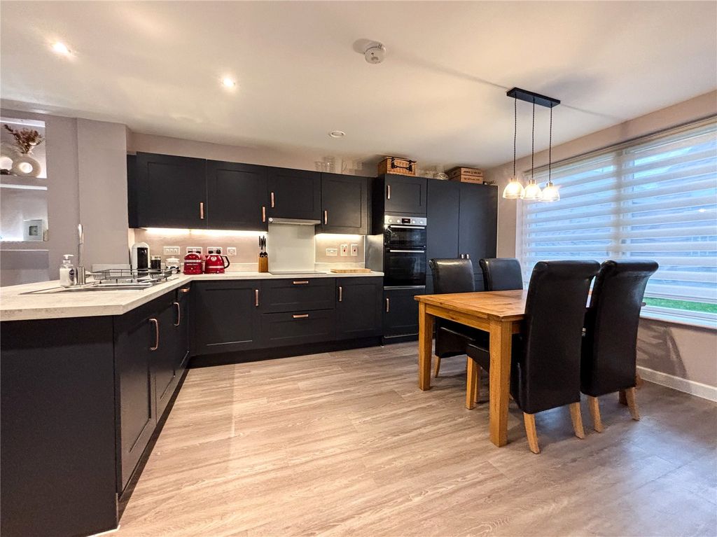 Property photo 2 of 27 Picture No. 20