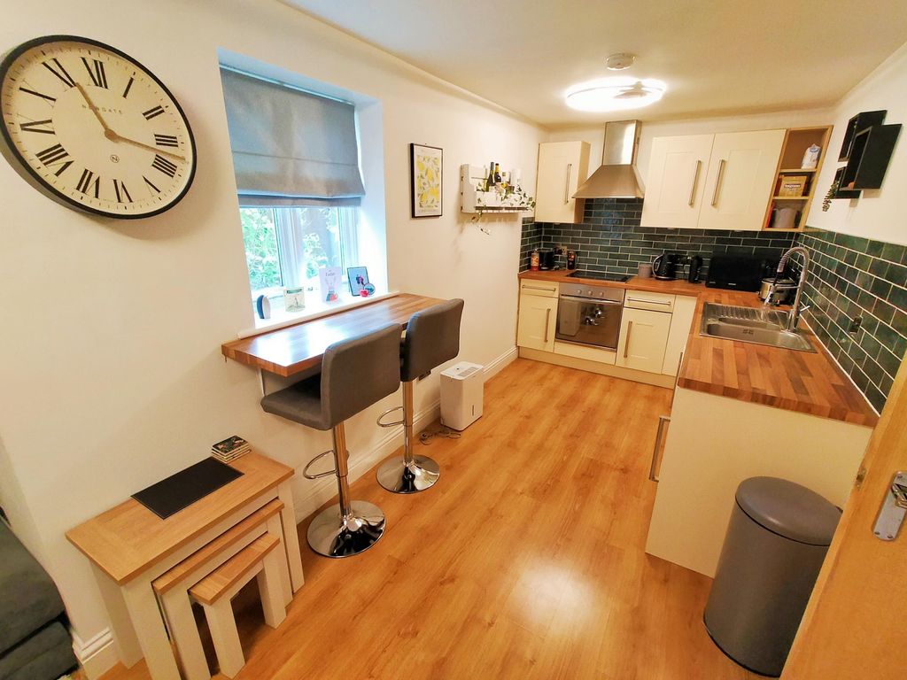 Property photo 2 of 17 Image