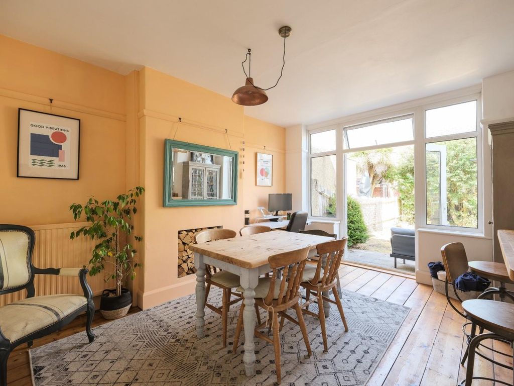 Property photo 3 of 34 Cnr51814.Jpg