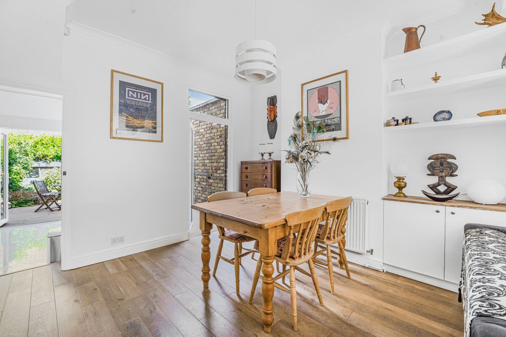 Property photo 3 of 18 150 Northcroft Road -13