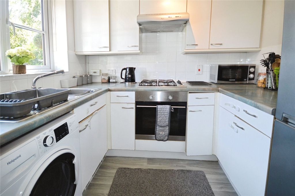 Property photo 2 of 14 Kitchen