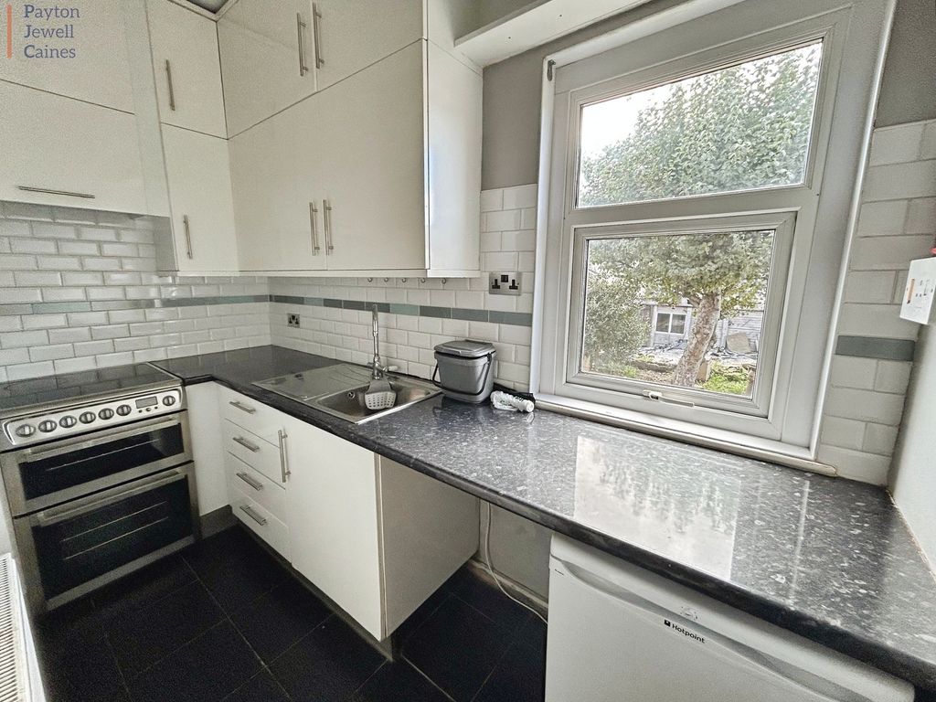 Property photo 3 of 15 Kitchen