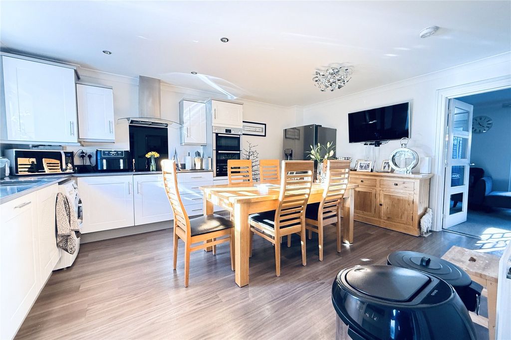 Property photo 2 of 21 Kitchen/Diner