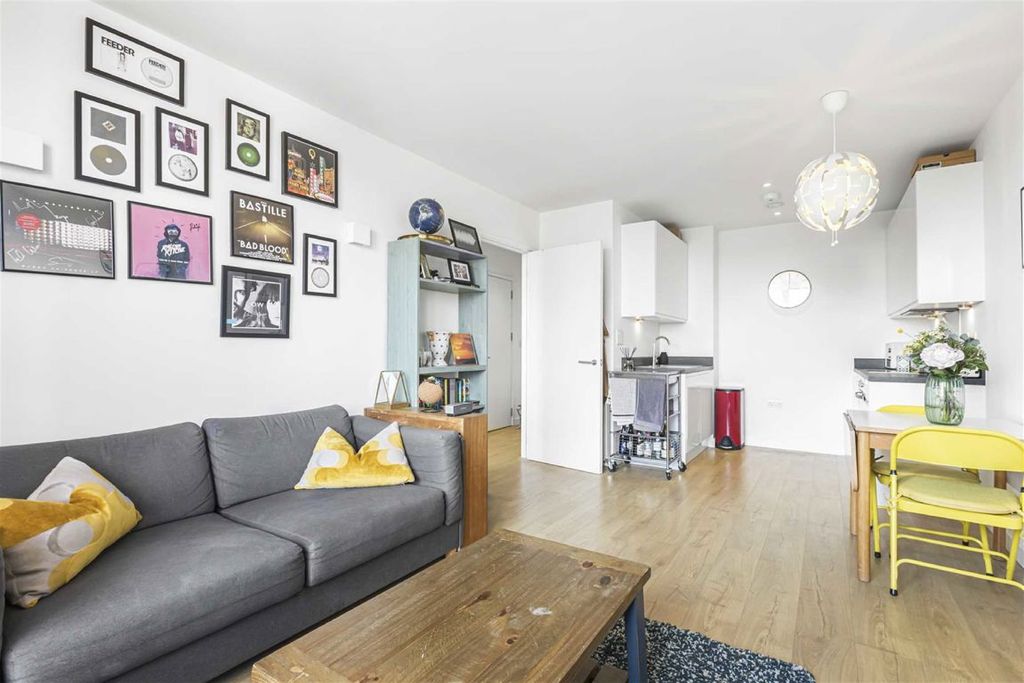 Property photo 3 of 11