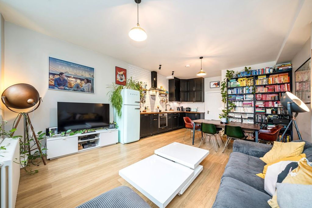 Property photo 2 of 7