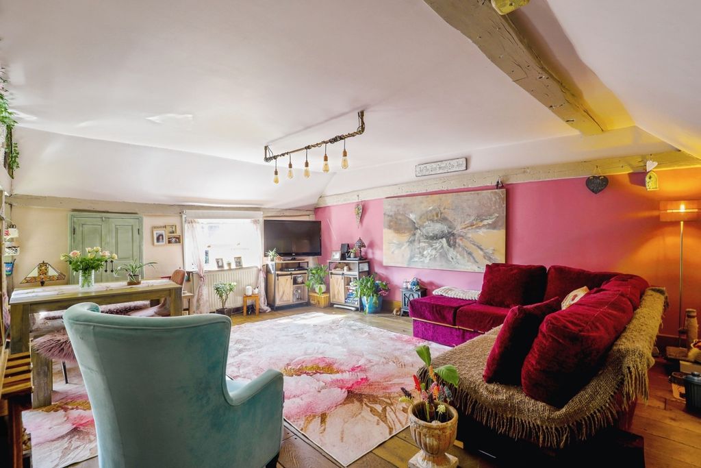 Property photo 3 of 17 Pbox-Img.Jpg