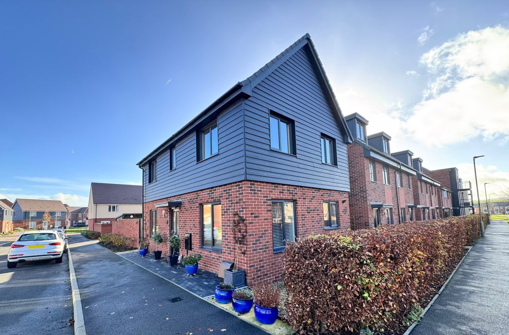 Property photo 1 of 41 Front Main