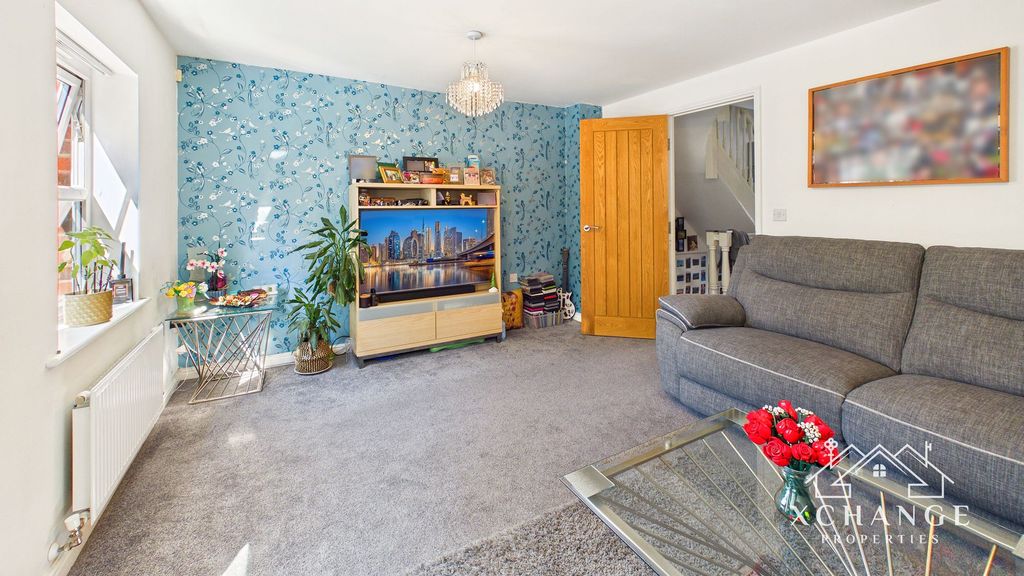 Property photo 3 of 27