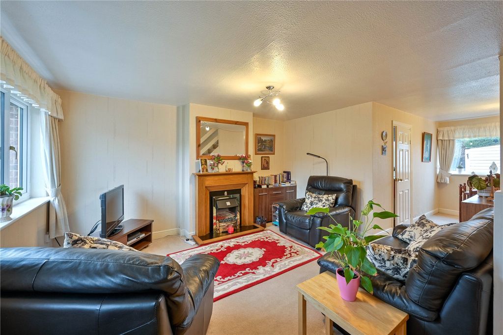 Property photo 3 of 19 Picture No. 13