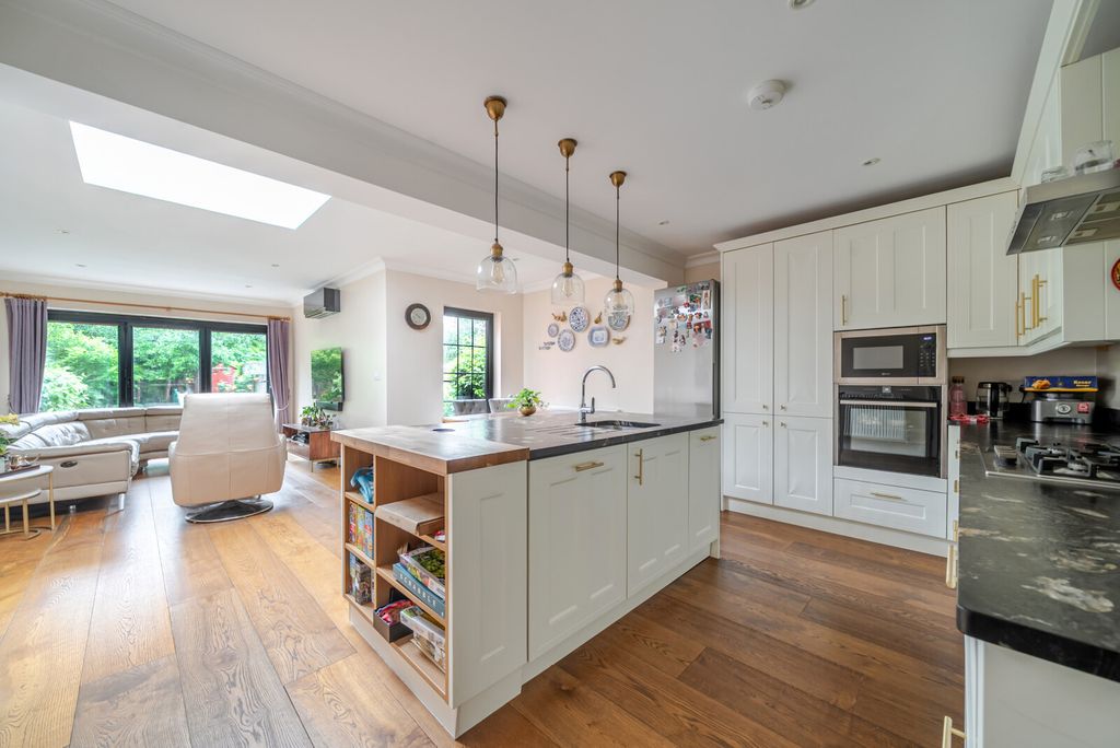 Property photo 3 of 24 1472991-14-6A268E...