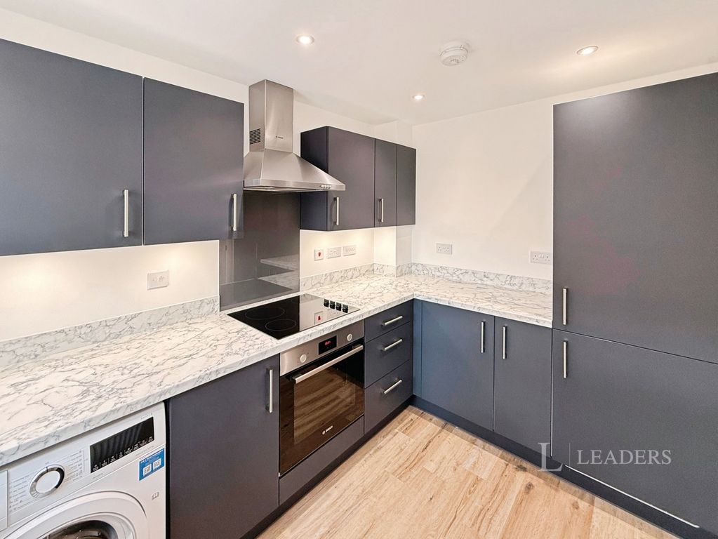 Property photo 3 of 11 Kitchen