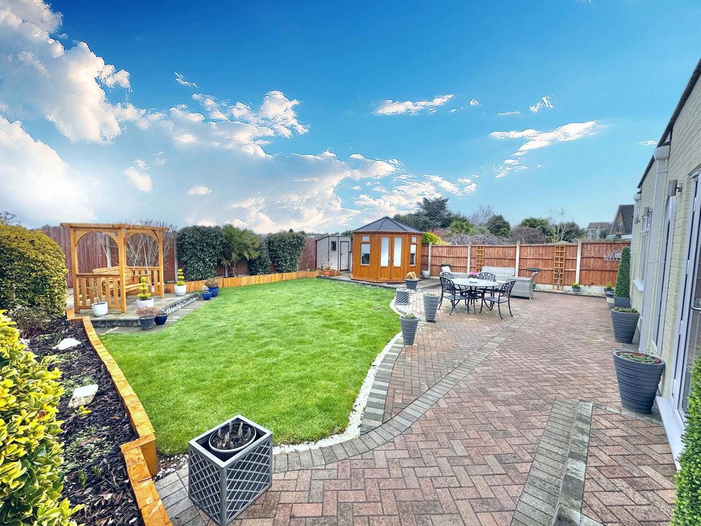 Property photo 3 of 42