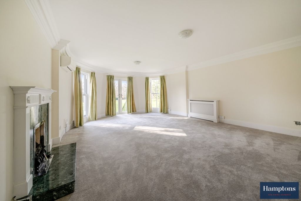 Property photo 2 of 14 Bedford Lane