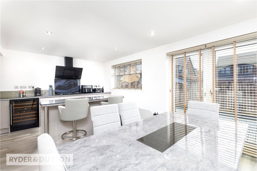 Property photo 1 of 17 Kitchen Dining Room