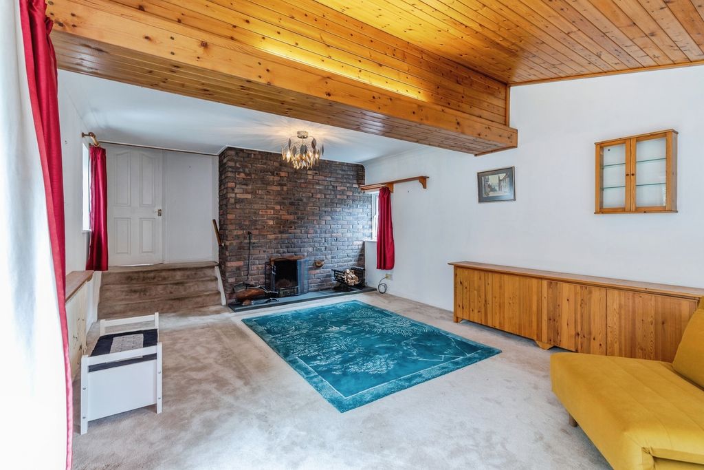 Property photo 2 of 17 Pbox-Img.Jpg