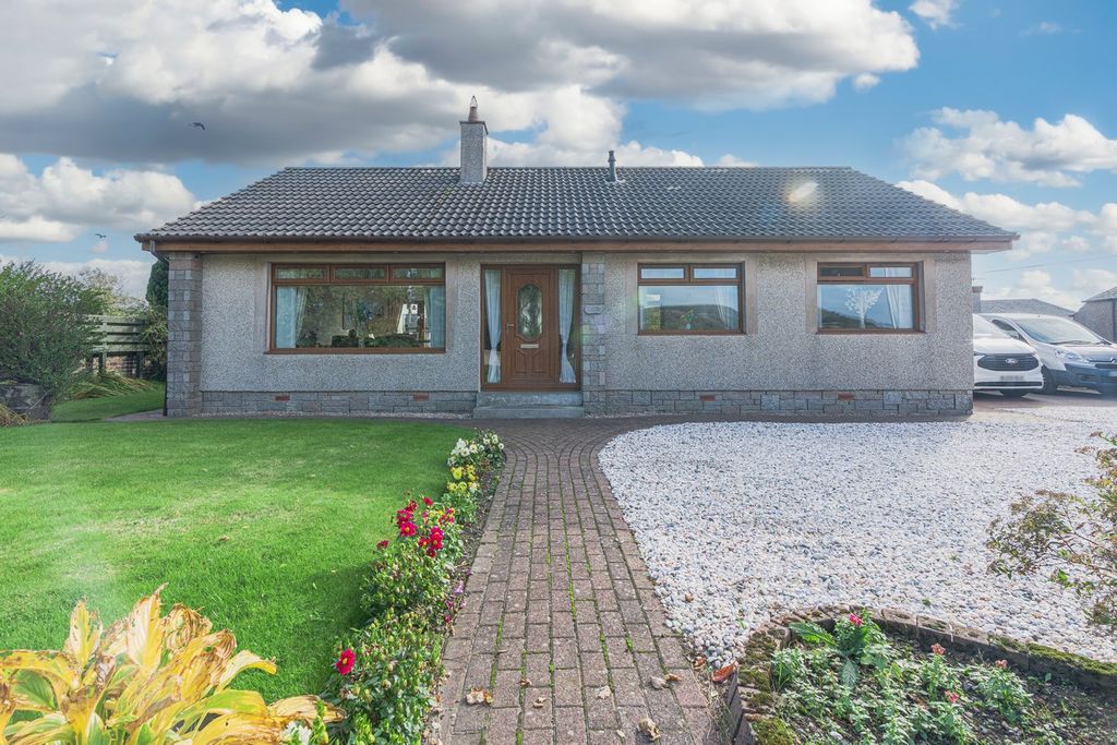 Property photo 1 of 40