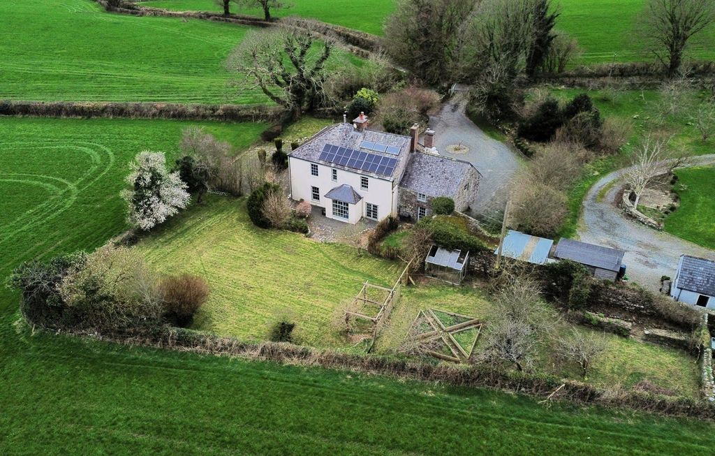 Property photo 2 of 39