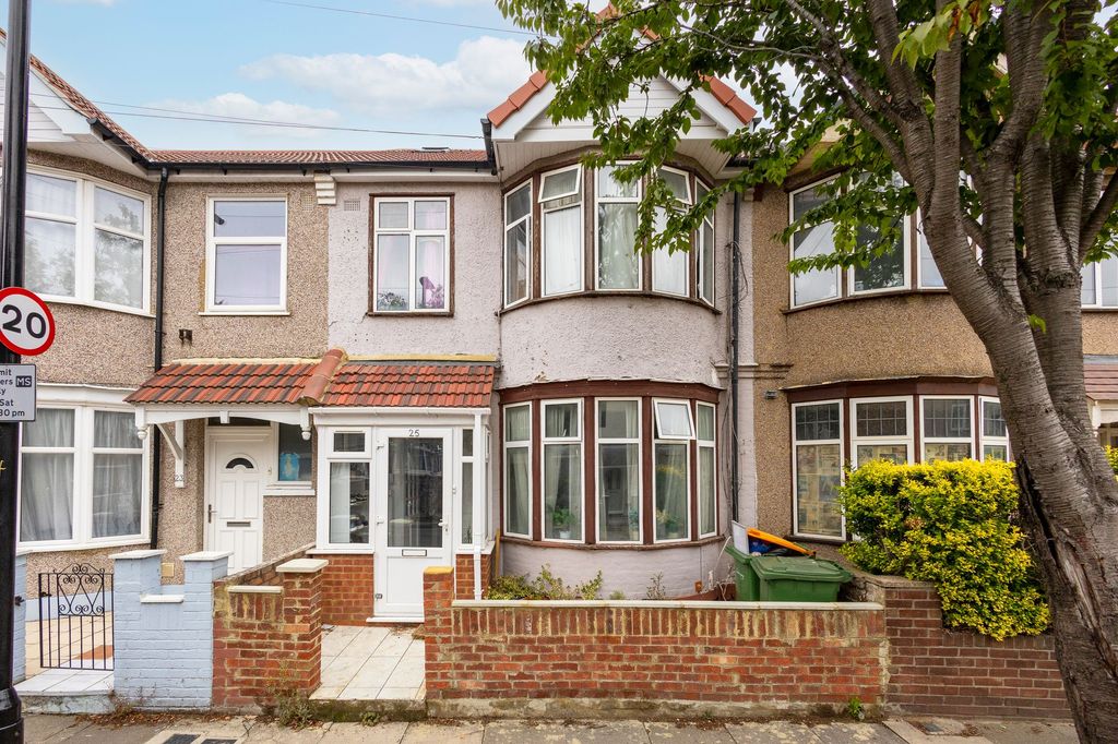 Property photo 2 of 18